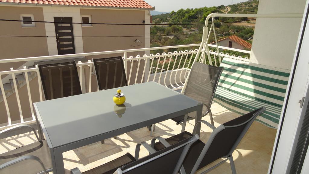 Apartments Braco Seget Vranjica Exterior photo